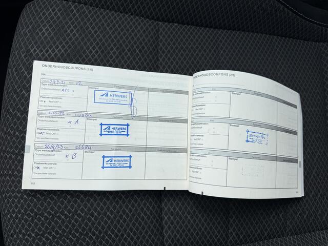 Renault Arkana 1.6 E-Tech Hybrid 145 Intens / All Season Banden / Adaptieve Cruise Control / Achteruitrijcamera / Navigatie / Dodehoek Detectie