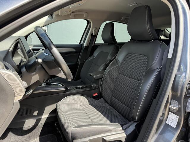 Renault Arkana 1.6 E-Tech Hybrid 145 Intens / All Season Banden / Adaptieve Cruise Control / Achteruitrijcamera / Navigatie / Dodehoek Detectie