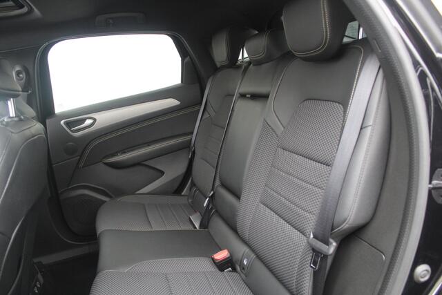 Renault Arkana 1.3 TCe 140 RS line Mild hybrid Panorama dak l Sfeerverlichting l Parkeercamera achter l Parkeersensoren voor en achter l Apple carplay / Android auto VDL auto