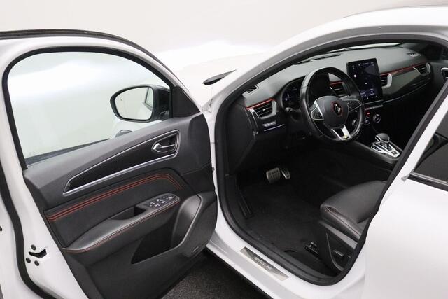 Renault Arkana 1.6 E-Tech Hybrid 145 R.S. Line 2021 | Navigatie | Cruise Control Adaptief | Verwarmde Voorstoelen | Bose Audio | Draadloze Telefoon Lader | Achteruitrij Camera | 2 Sleutels | NAP
