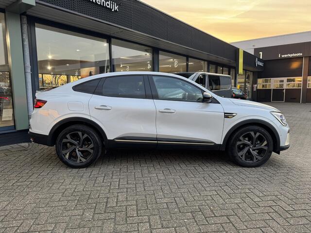 Renault Arkana 1.6 E-Tech hybrid 145 E-Tech engineered / STOELVERWARMING / NAVIGATIE / ACHTERUITRIJCAMERA /