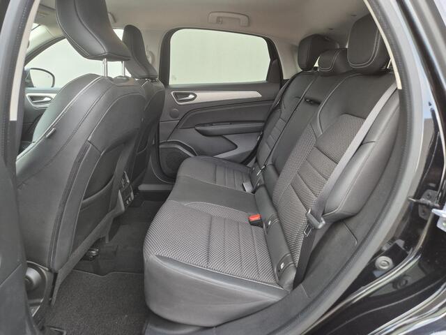 Renault Arkana 1.3 TCe 140 Intens Automaat / Pack Easy Link / Pack Comfort / Apple Carplay Android Auto / Dealer onderhouden / Achteruitrijcamera / Stuur en Stoel verwarming / Cruise control / Keyless Entry/Start / Navigatie / Climate control /