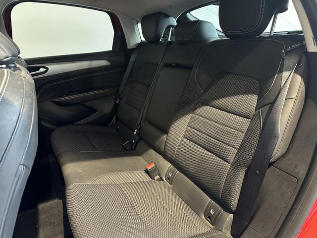 Renault Arkana 1.6 E-Tech Hybrid 145 Intens NAVIGATIE | TREKHAAK | ACHTERUITRIJCAMERA | ADAPTIVE CRUISECONTROL | BLIS