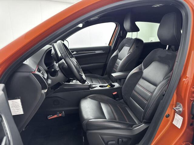 Renault Arkana 1.6 E-Tech Hybrid 145Pk R.S. Line | Navigatie | Bose Geluidssysteem | Climate Control | Cruise Control Adaptief | Apple Carplay/Android Auto | Trekhaak Wegklapbaar | Parkeersensoren incl. Camera | Stoel-en Stuurwielverwarming |