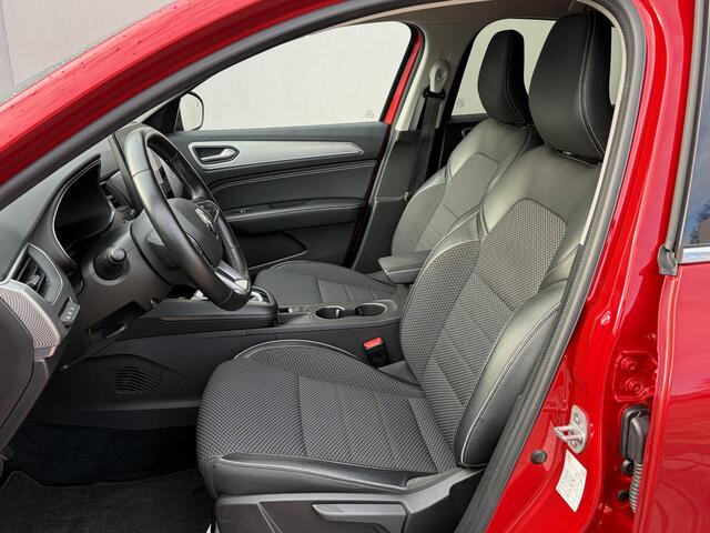 Renault Arkana 1.6 E-Tech Hybrid 145 Intens / Adaptieve cruise control / Achteruitrijcamera / Navigatie / Dodehoek detectie