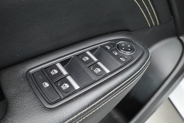 Renault Arkana 1.6 E-Tech hybrid 145 E-Tech engineered | Orig. NL | S/K-dak | Elek. Trekhaak | Dodehoek | Stuur-Stoelverw. | Elek. stoel | Camera+PDC | Adapt. Cruise | Nav+App. | 18'' | Led | ACC V