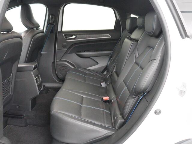 Renault Arkana 1.6 E-Tech full hybrid 145 esprit Alpine | Origineel NL | Leder/Alcantara | Stoelverwarming | 360 Camera | Adaptive cruise | BOSE Sound | Carplay | Navigatie | 19'' | Sfeerverlichting