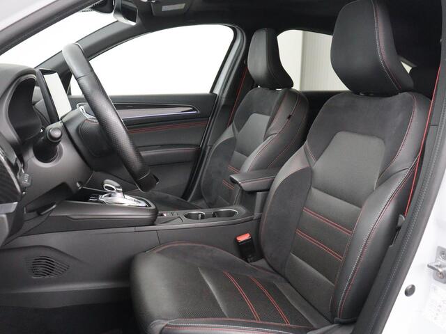 Renault Arkana 1.6 E-Tech Hybrid 145 R.S. Line | Panoramadak | Leder/Alcantara | Trekhaak | Stoelverwarming | Adaptive cruise | Camera | Carplay | Keyless | Park Assist | Full LED | Navigatie | Stuurverwarming