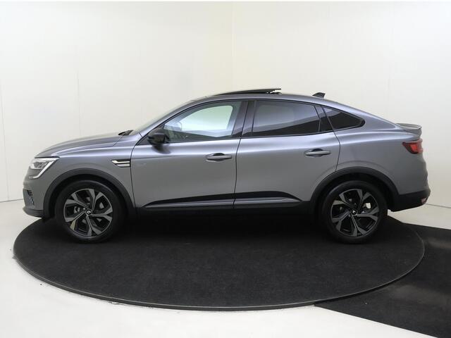 Renault Arkana 1.6 E-Tech hybrid 145 E-Tech engineered | Apple Carplay/Android | cruise control adaptief | dodehoek detectie | electronic climate control | LED koplampen | lederen/microvezel bekleding | lichtmetalen velgen 18" | navigatiesysteem | rijstrooksensor met co