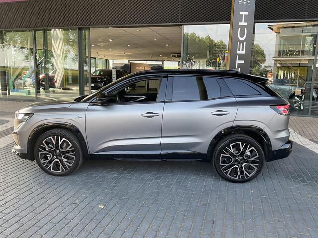 Renault Austral 1.2 E-Tech full hybrid 200 iconic esprit Alpine / 4 CONTROL / PACK LIGHT & SOUND / AROUND VIEW CAMERA / PACK VISION