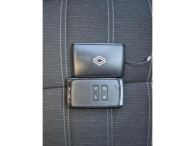 Renault Austral 1.2 E-Tech full hybrid 200 techno Automaat / Fabrieksgarantie tot 04-2028 / Panoramadak / Trekgewicht 1500 kg / Pack Look / Rondomzicht camera / Apple Carplay Android Auto / Adaptief cruise control / Keyless Entry/Start / Draadloze telefoon lader /