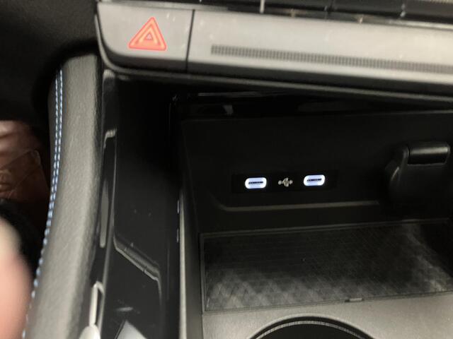 Renault Austral 1.2 E-Tech full hybrid 200 iconic esprit Alpine / Matrix LED koplampen/ Panoramadak / Harman Kardon premium audio / NL auto / Dealer onderhouden.