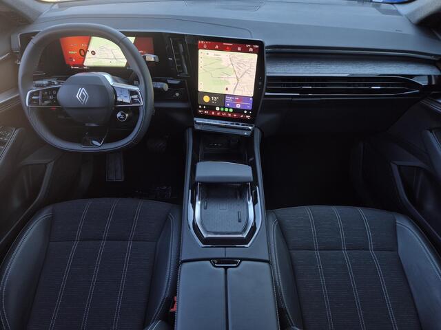 Renault Austral E-Tech Hybrid 200 Techno Automaat / Fabrieksgarantie tot 03-2027 / Pack Look & Pack Safety / All season banden / Trekgewicht 1500 kg / Panoramadak / Elektrische achterklep / Stuur- Stoel & Voorruit verwarming / Rondomzicht camera / Adaptief cruise control