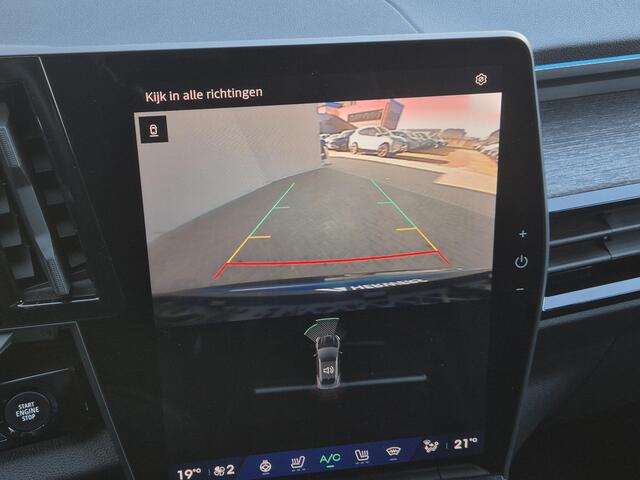 Renault Austral 1.3 mild hybrid 160 techno Automaat / Fabrieksgarantie tot 07-2026 / Adaptieve Cruise control / Pack Solid / Trekgewicht 1800 kg / Panoramadak / Apple Carplay Android Auto / Elektrische achterklep / Stuur-, Stoel en Voorruit verwarming / Achteruitrijcamer