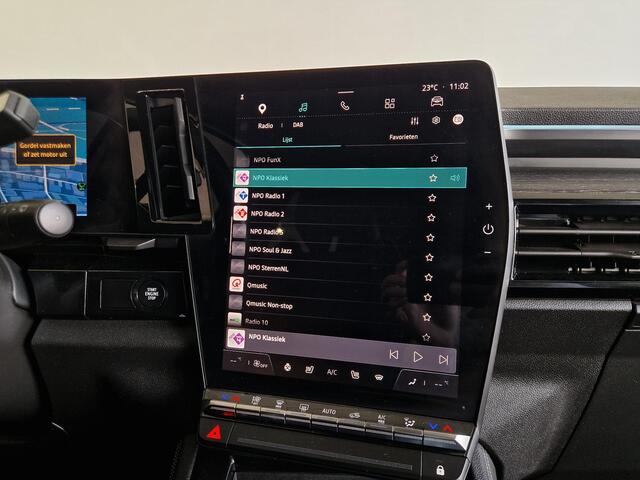 Renault Austral E-Tech full hybrid 200 iconic SIDESTEPS l HARMAN / KARDON