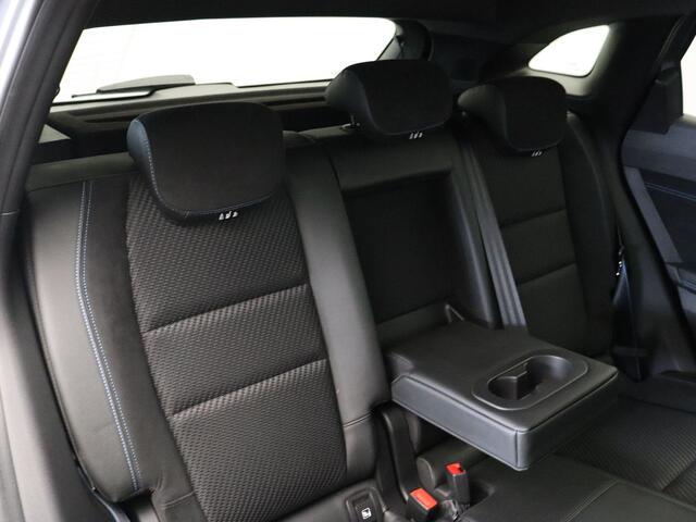 Renault Austral 1.2 E-Tech full hybrid 200 iconic esprit Alpine | Voorruitverwarming | Stoelverwarming | Adaptieve cruise control | Elektrisch bedienbare stoelen | Elektrische achterklep |