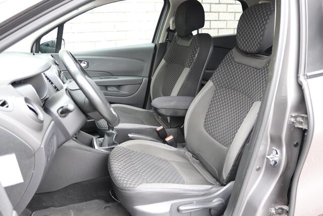 Renault CAPTUR 0.9 TCe Intens | Afneembare trekhaak | Navigatie | Parkeersensoren achter
