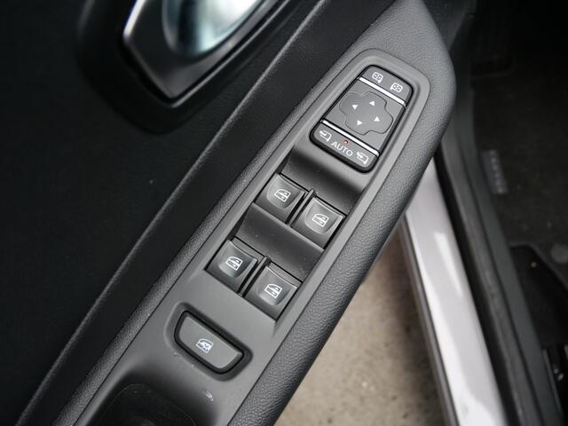 Renault CAPTUR 1.2 TCe INTENS | AUTOMAAT | TREKHAAK | KEYLESS | CAMERA | R-LINK | ALL-SEASON