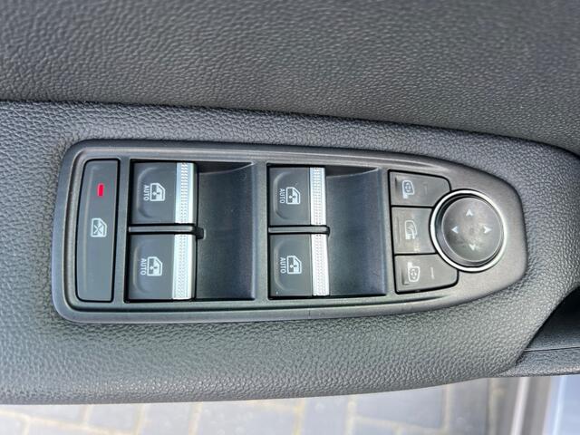 Renault CAPTUR 1.0 TCe 100 Intens Camera Trekhaak