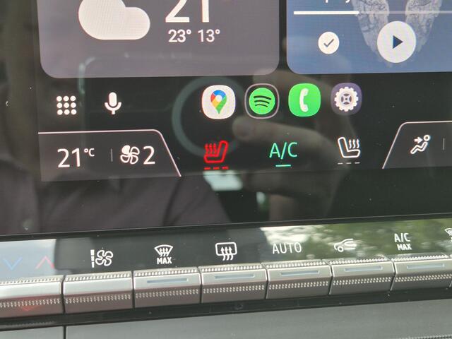 Renault CAPTUR 1.3 mild hybrid 160 techno Automaat / Navigatie via Apple Carplay of Android Auto / Trekgewicht 1200 kg / Stoelverwarming / Achteruitrijcamera / Cruise control / Draadloze telefoon lader /