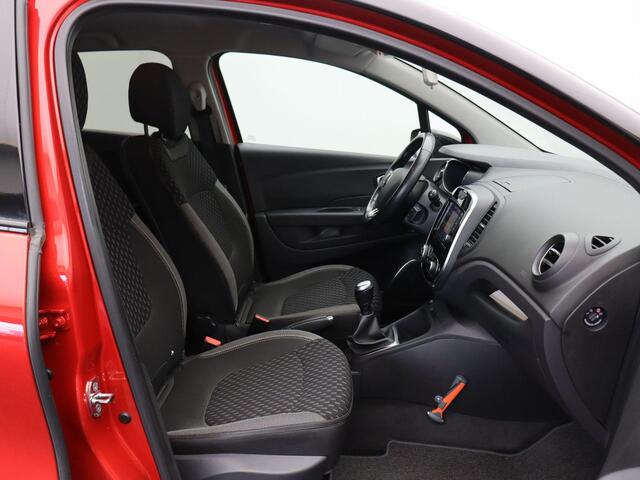 Renault CAPTUR TCe 90pk Intens |Volledig dealer onderhouden | Achteruitrijcamera | Parkeersensoren rondom | Lichtmetalen velgen | Navigatie |