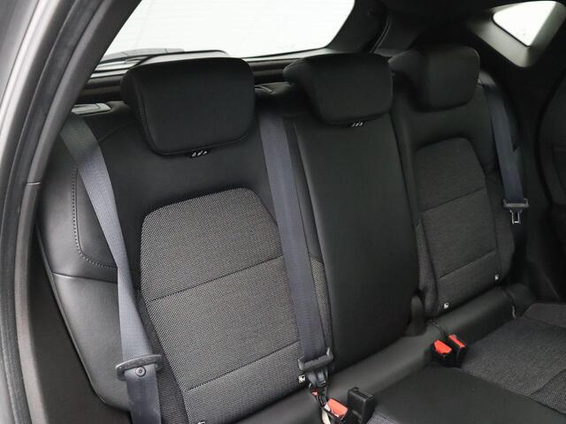 Renault CAPTUR 1.6 E-Tech Hybrid 145 Rive Gauche | Achteruitrij camera | Cruise control | Led verlichting |