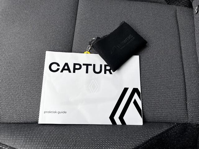 Renault CAPTUR 1.3 mild hybrid 160 techno Automaat / Trekgewicht 1.500 kg / Navigatie / Apple Carplay Android / Stuur- en stoelverwarming / Lichtmetalen wielen 18" /