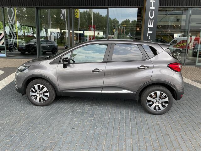 Renault CAPTUR 1.2 TCe Limited / NAVIGATIE / PARKEERSENSOREN / LICHTMETALEN VELGEN / 4 CILINDER 120 PK