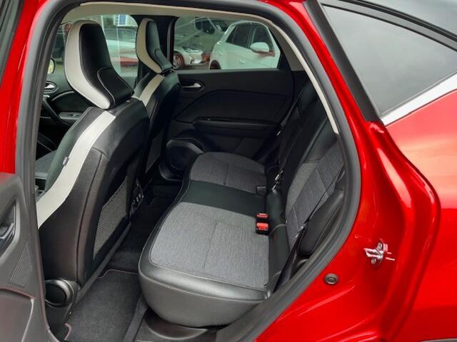 Renault CAPTUR 1.6 E-Tech Hybrid Intens 360 Camera/Carplay