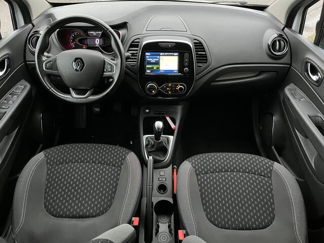Renault CAPTUR 0.9 TCe Intens / Trekhaak / 17'' LMV / Keyless / PDC. Achter / Navi / DAB /