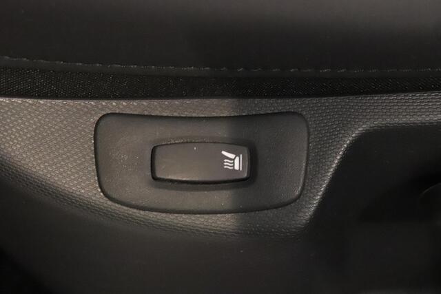 Renault CAPTUR 1.2 TCe Helly Hansen | Camera | Trekhaak | Climatronic | Half Leder | Navigatie | Bluetooth |