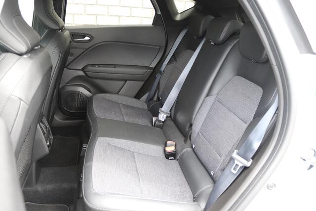 Renault CAPTUR 1.6 E-Tech Hybrid 145 Rive Gauche | Trekhaak | Achteruitrijcamera | Parkeersensoren V+A | Apple CarPlay / Android Auto