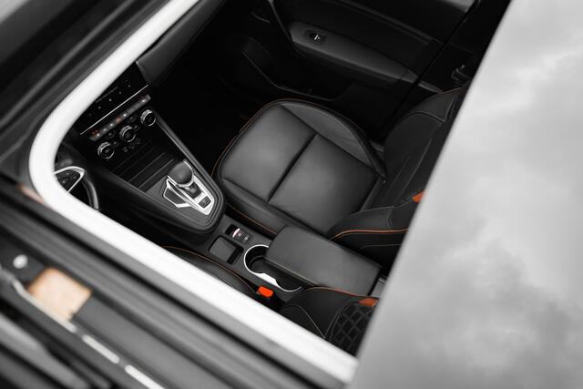 Renault CAPTUR 1.6 E-Tech Plug-in Hybrid 160 PK ICONIC | Trekhaak | Lederen bekleding | stoelverwarming voor | Groot scherm | luxe versie | | incl. Bovag rijklaarpakket met 12 maanden garantie |