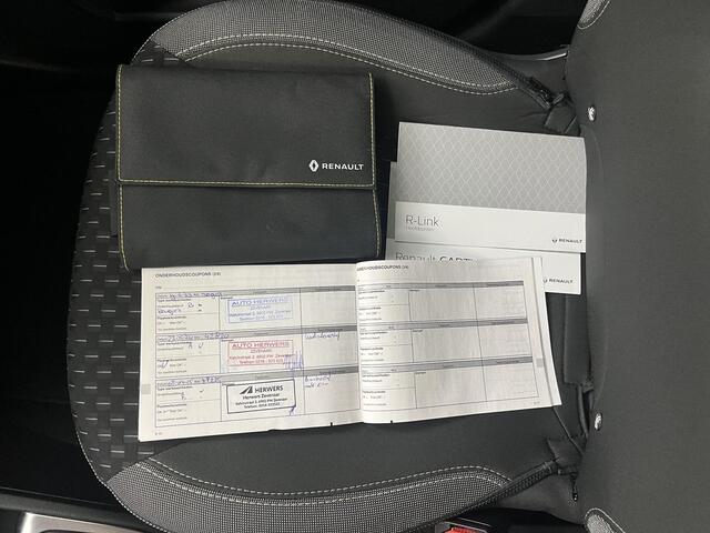 Renault CAPTUR 1.3 TCe Intens / Trekhaak / Eerste Eigenaar / Dealer Onderhouden / LED Verlichting / Navigatie / Easy Parking Pack /