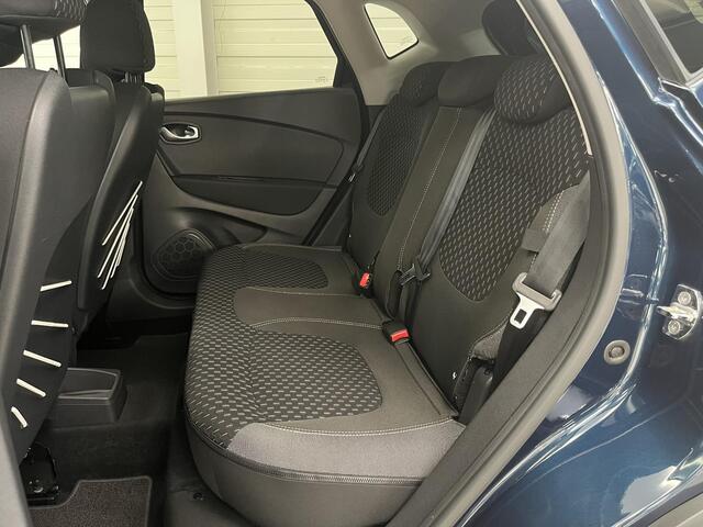 Renault CAPTUR 1.3 TCe Intens / Trekhaak / Eerste Eigenaar / Dealer Onderhouden / LED Verlichting / Navigatie / Easy Parking Pack /