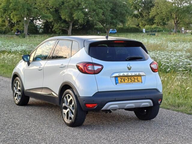 Renault CAPTUR 1.3 TCe Version S /LED/Navi/Clima/Pano/Two-Tone lak/17"/