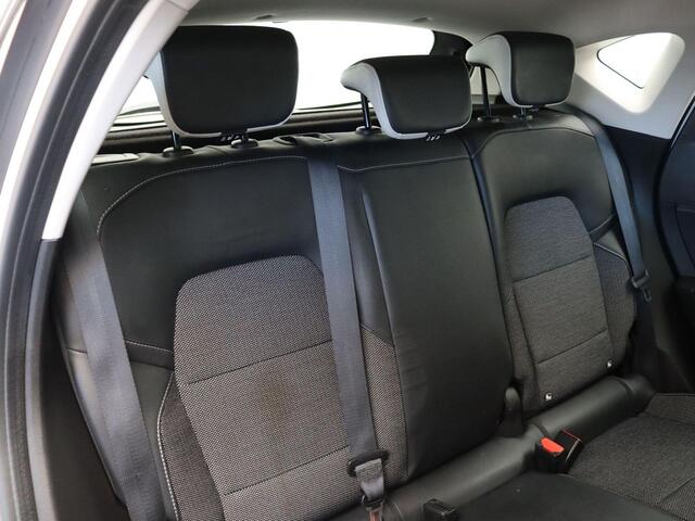 Renault CAPTUR 1.6 E-Tech plug-in hybrid 160 Intens | Navi | Clima | Keyless | Full led | Stoelverwarming.