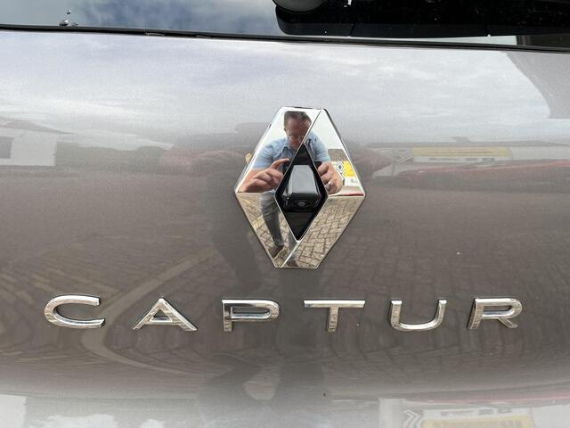 Renault CAPTUR TCe 90 techno | 360* Camera | Groot schem navigatie 9'3 | Lage tellerstand | Draadloze telefoonlader |
