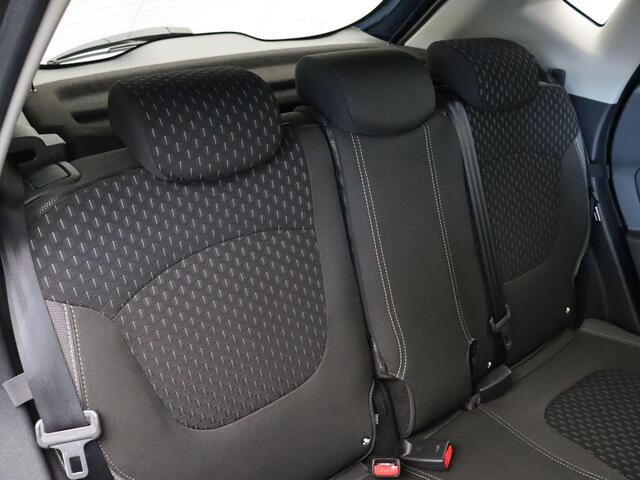 Renault CAPTUR dCi 90pk Intens | Trekhaak | Navigatie | Parkeersensoren achter | All-season banden