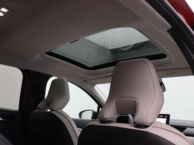 Renault CAPTUR 1.6 E-Tech full hybrid 145pk iconic | Schuif- kanteldak | BOSE | Lederen bekleding | Afn. trekhaak | Stoel- en stuurwielverwarming |