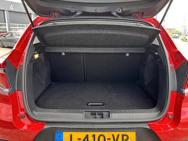 Renault CAPTUR 1.3 TCe 140 Intens AUTOMAAT / PARKEERSENSOREN + CAMERA / LICHTMETALENVELGEN / CLIMATE CONTROL / NAVIGATIE / APPLE & ANDROID CARPLAY