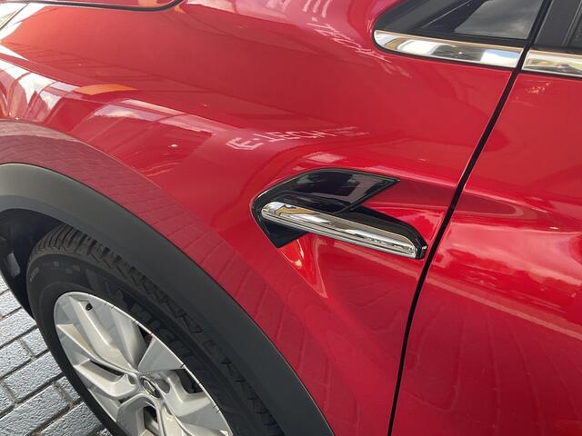 Renault CAPTUR 1.3 TCe 140 Intens AUTOMAAT / PARKEERSENSOREN + CAMERA / LICHTMETALENVELGEN / CLIMATE CONTROL / NAVIGATIE / APPLE & ANDROID CARPLAY