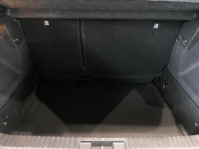 Renault CAPTUR 1.0 TCe 90 evolution * Vraag naar beschikbaarheid * - Clima, Getint glas, 17" LMV, regensensor