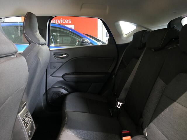 Renault CAPTUR 1.0 TCe 90 evolution * Vraag naar beschikbaarheid * - Clima, Getint glas, 17" LMV, regensensor