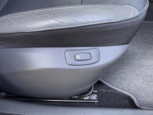 Renault CAPTUR 1.2 TCe Xmod Aut. Navi Ledere Trekhaak C.Control
