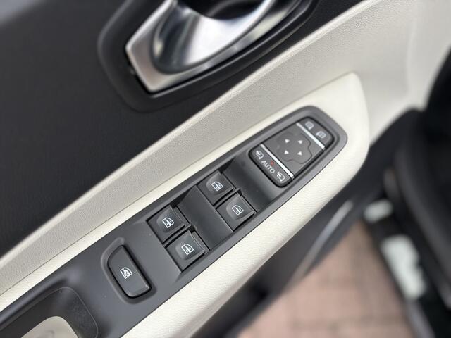 Renault CAPTUR 0.9 TCe Bose, navi, parkeerassist, trekhaak