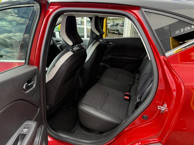 Renault CAPTUR 1.0 TCe 100 Intens | NAP | Climate Control | DAB | Key-less | Parkeersensoren | LED | Cruise Control | Lichtmetaal |