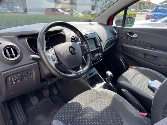 Renault CAPTUR 1.2 TCe Intens / Camera / Navigatie / Keyless / 17'' / DAB / Armsteun / Apple CarPlay / Cruise Control