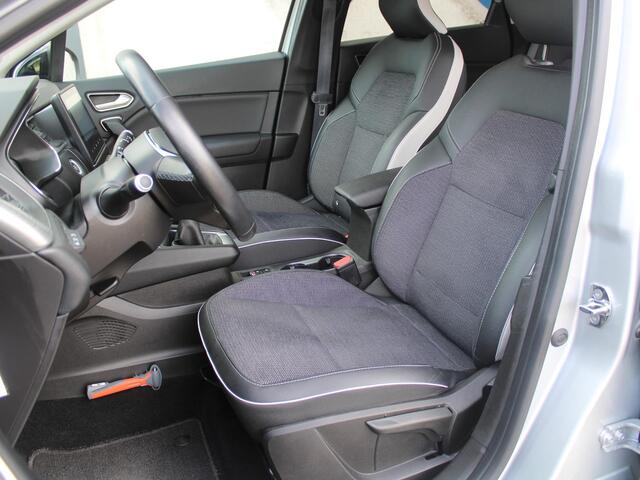 Renault CAPTUR 1.0 TCe 100 Intens | TREKHAAK | NAVIGATIE | ACHTERUITRIJCAMERA |