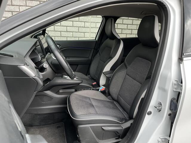 Renault CAPTUR 1.6 E-Tech Plug-in Hybrid 160 Intens | Trekhaak | Apple Carplay / Android Auto | All Season |